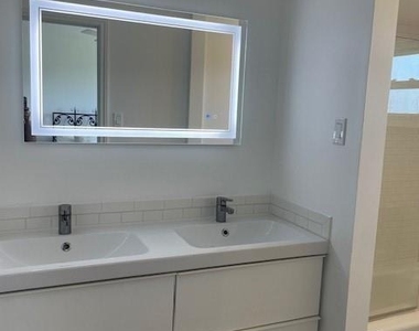 7312 Seawall Boulevard - Photo Thumbnail 8