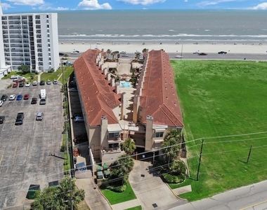 7312 Seawall Boulevard - Photo Thumbnail 17
