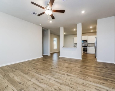 16458 Honeysuckle Hill Drive - Photo Thumbnail 2