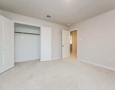 16458 Honeysuckle Hill Drive - Photo Thumbnail 12