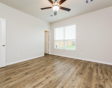 16458 Honeysuckle Hill Drive - Photo Thumbnail 6