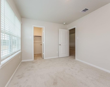 16458 Honeysuckle Hill Drive - Photo Thumbnail 11