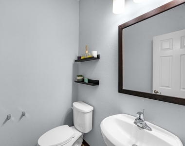 15203 Sienna Glen Court - Photo Thumbnail 5