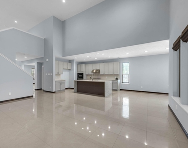 15203 Sienna Glen Court - Photo Thumbnail 9