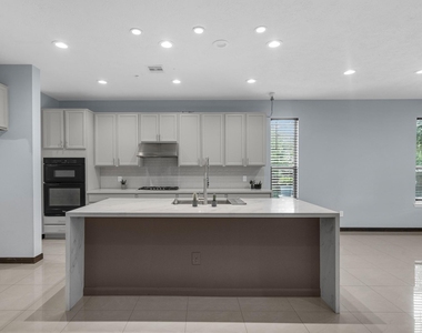 15203 Sienna Glen Court - Photo Thumbnail 7
