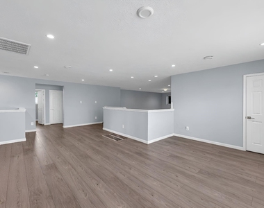 15203 Sienna Glen Court - Photo Thumbnail 16