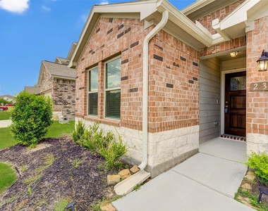 239 Murrieta Lane - Photo Thumbnail 2