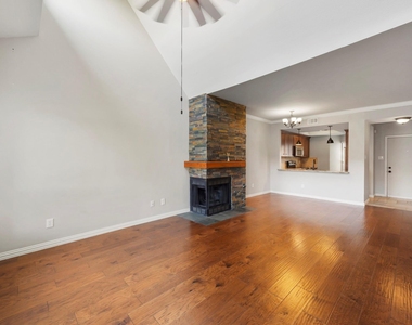 4144 Greystone Way - Photo Thumbnail 3
