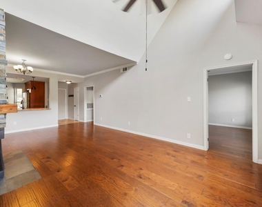 4144 Greystone Way - Photo Thumbnail 9