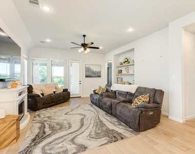 5023 Eliot Place - Photo Thumbnail 11