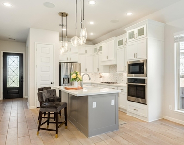 5023 Eliot Place - Photo Thumbnail 4