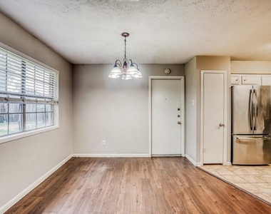 2707 Skelton Drive - Photo Thumbnail 5