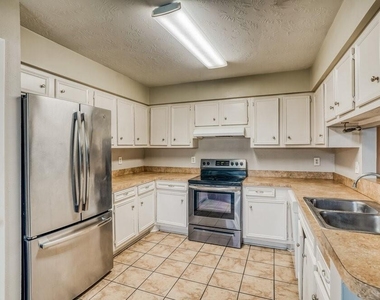 2707 Skelton Drive - Photo Thumbnail 6