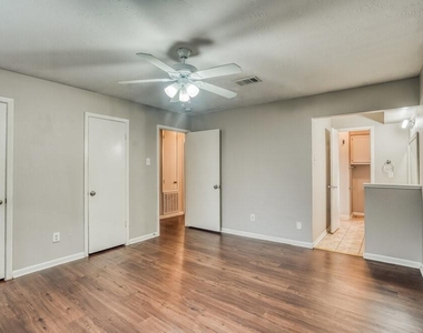 2707 Skelton Drive - Photo Thumbnail 9