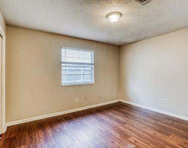 2707 Skelton Drive - Photo Thumbnail 11