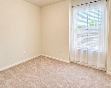26410 Richwood Oaks Drive - Photo Thumbnail 10