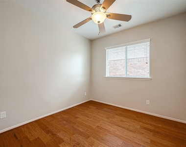 8923 Willow Wind Lane - Photo Thumbnail 15
