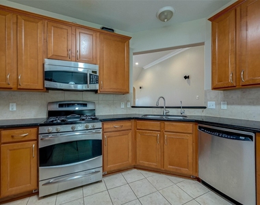 8923 Willow Wind Lane - Photo Thumbnail 10