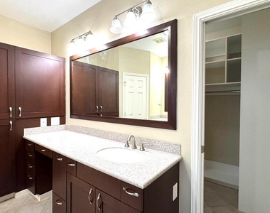 8923 Willow Wind Lane - Photo Thumbnail 32
