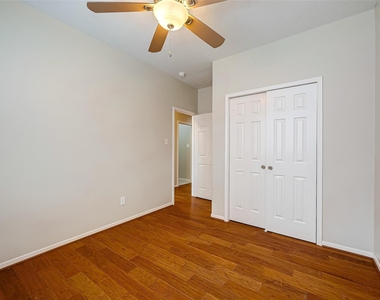 8923 Willow Wind Lane - Photo Thumbnail 16