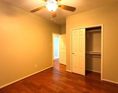 8923 Willow Wind Lane - Photo Thumbnail 21