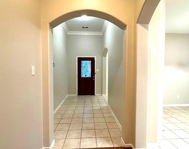 8923 Willow Wind Lane - Photo Thumbnail 6