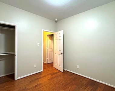 8923 Willow Wind Lane - Photo Thumbnail 23