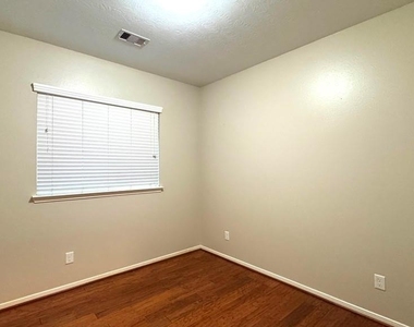 8923 Willow Wind Lane - Photo Thumbnail 28