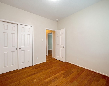 8923 Willow Wind Lane - Photo Thumbnail 18