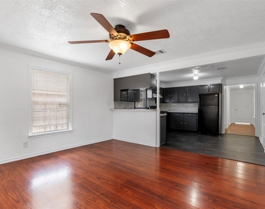 2701 Almendares Avenue - Photo Thumbnail 2