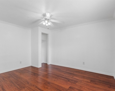 2701 Almendares Avenue - Photo Thumbnail 13