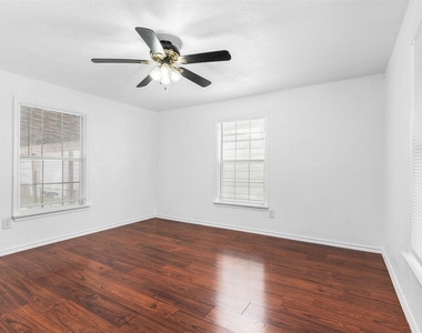 2701 Almendares Avenue - Photo Thumbnail 9