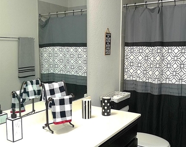 3919 Mcdonough Way - Photo Thumbnail 20