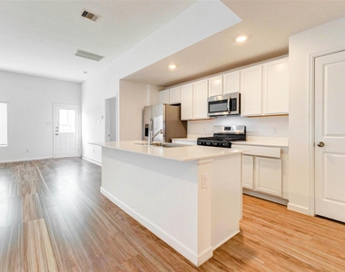 27030 Breakaway Lane - Photo Thumbnail 9