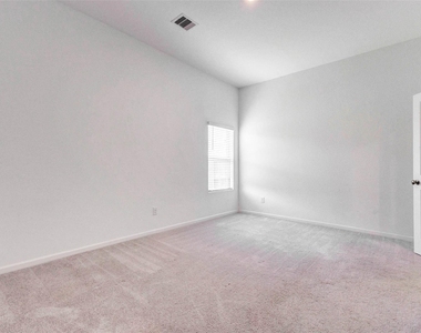 27030 Breakaway Lane - Photo Thumbnail 15