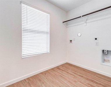 27030 Breakaway Lane - Photo Thumbnail 33