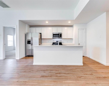 27030 Breakaway Lane - Photo Thumbnail 10