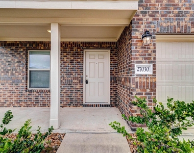 27030 Breakaway Lane - Photo Thumbnail 3