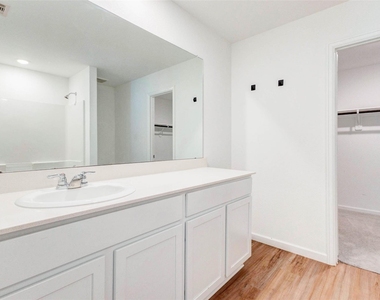 27030 Breakaway Lane - Photo Thumbnail 17