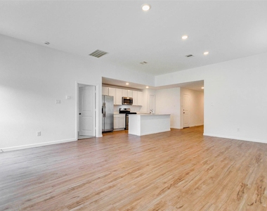 27030 Breakaway Lane - Photo Thumbnail 6