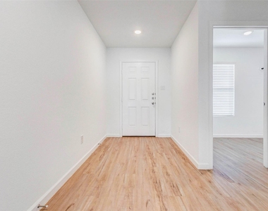 27030 Breakaway Lane - Photo Thumbnail 4