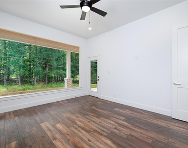1049 Broadmoor Drive - Photo Thumbnail 11