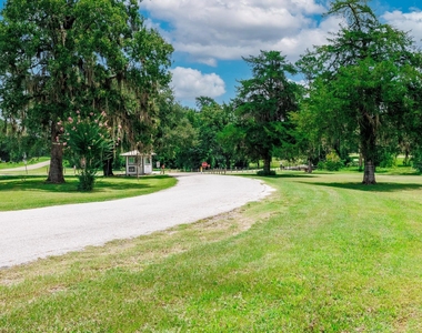 1049 Broadmoor Drive - Photo Thumbnail 28