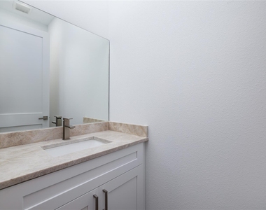 1049 Broadmoor Drive - Photo Thumbnail 16