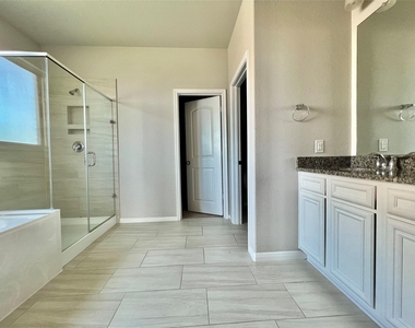 23527 Prato Gardens Lane - Photo Thumbnail 13