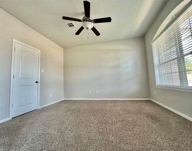 23527 Prato Gardens Lane - Photo Thumbnail 12