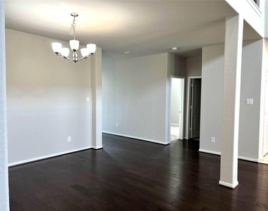23527 Prato Gardens Lane - Photo Thumbnail 7