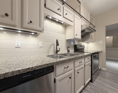 1201 Bering Drive - Photo Thumbnail 7