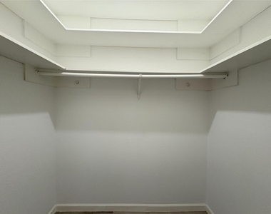 1201 Bering Drive - Photo Thumbnail 14