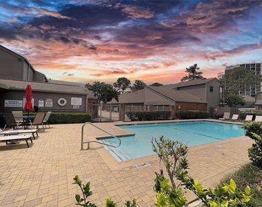 1201 Bering Drive - Photo Thumbnail 20
